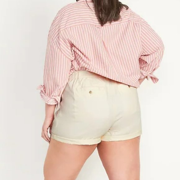 High-Waisted Chino Shorts Off White - Picture 2 of 8